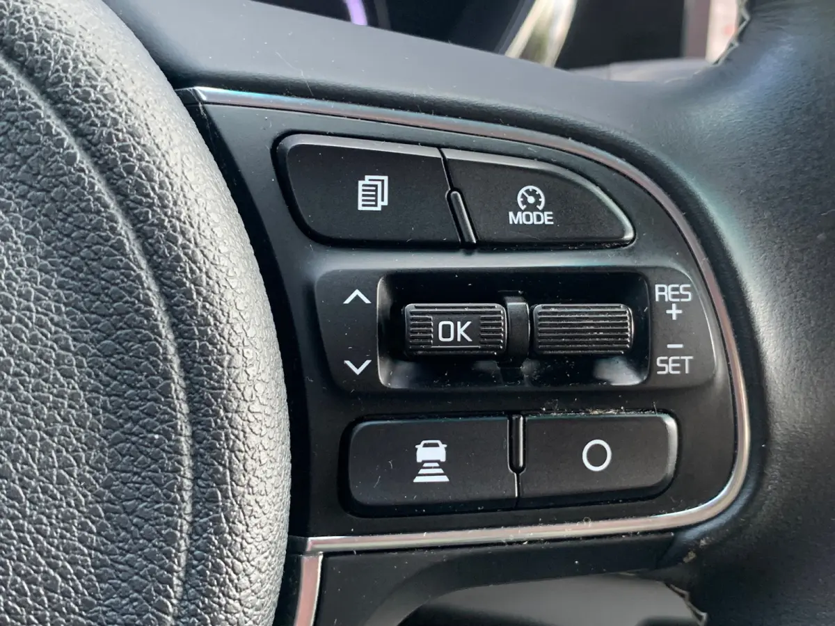 DynamicPlusLine 64 kWh / Trekhaak / Dealer onderhouden / Apple carplay / Android auto / Navigatie / Achteruitrijcamera / Stoelverwarming / Cruise control /