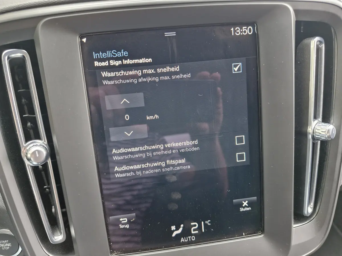 T2 Momentum | Camera | Lane keeping Aid | Apple carplay