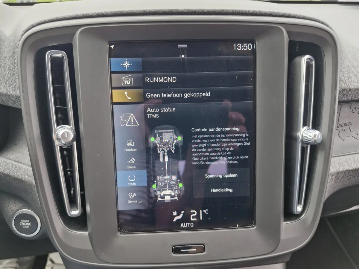 T2 Momentum | Camera | Lane keeping Aid | Apple carplay
