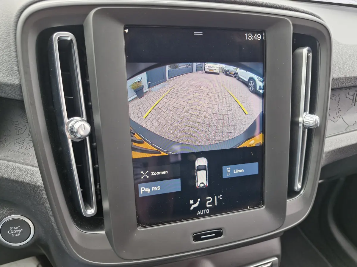 T2 Momentum | Camera | Lane keeping Aid | Apple carplay
