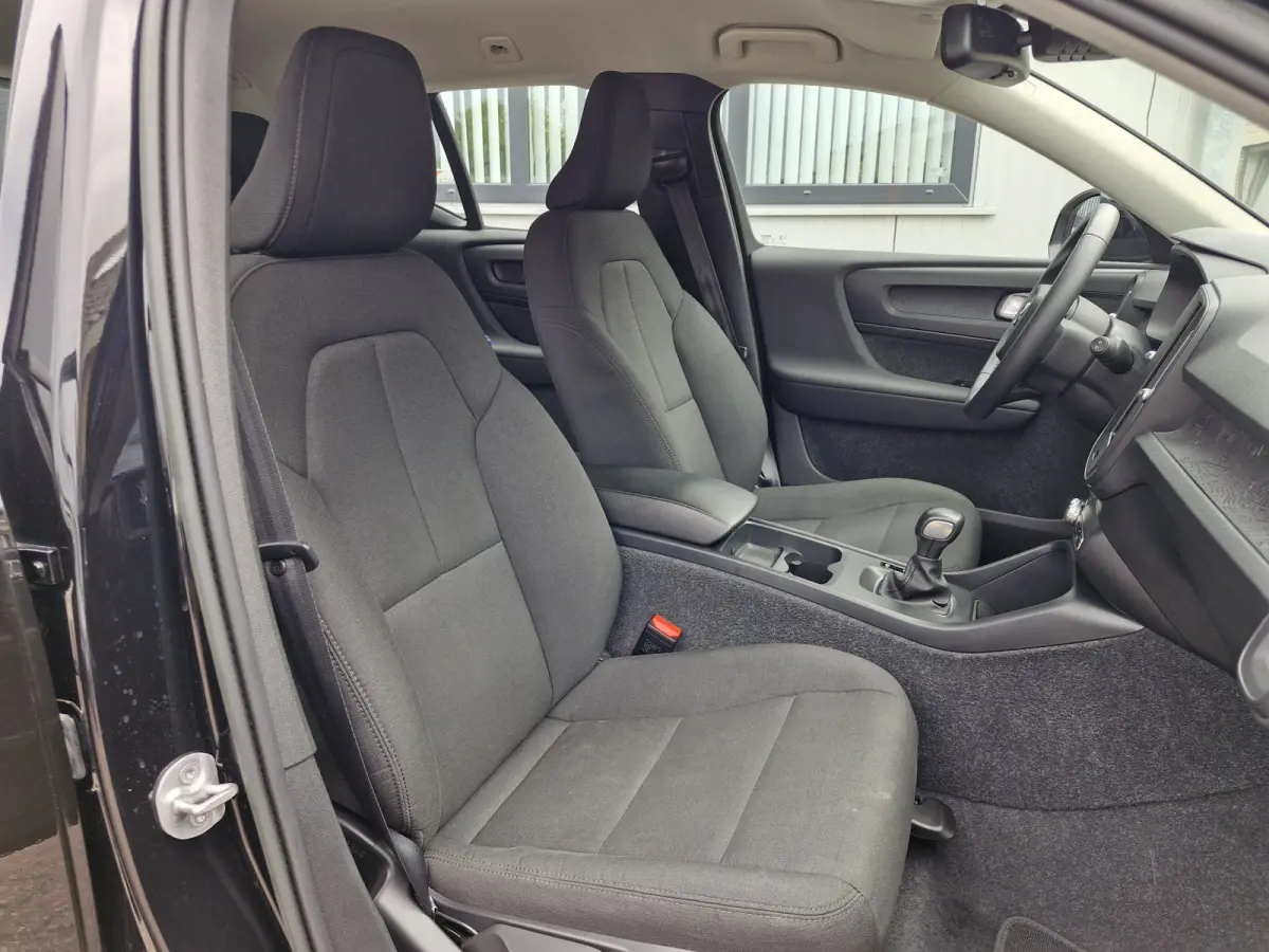 T2 Momentum | Camera | Lane keeping Aid | Apple carplay