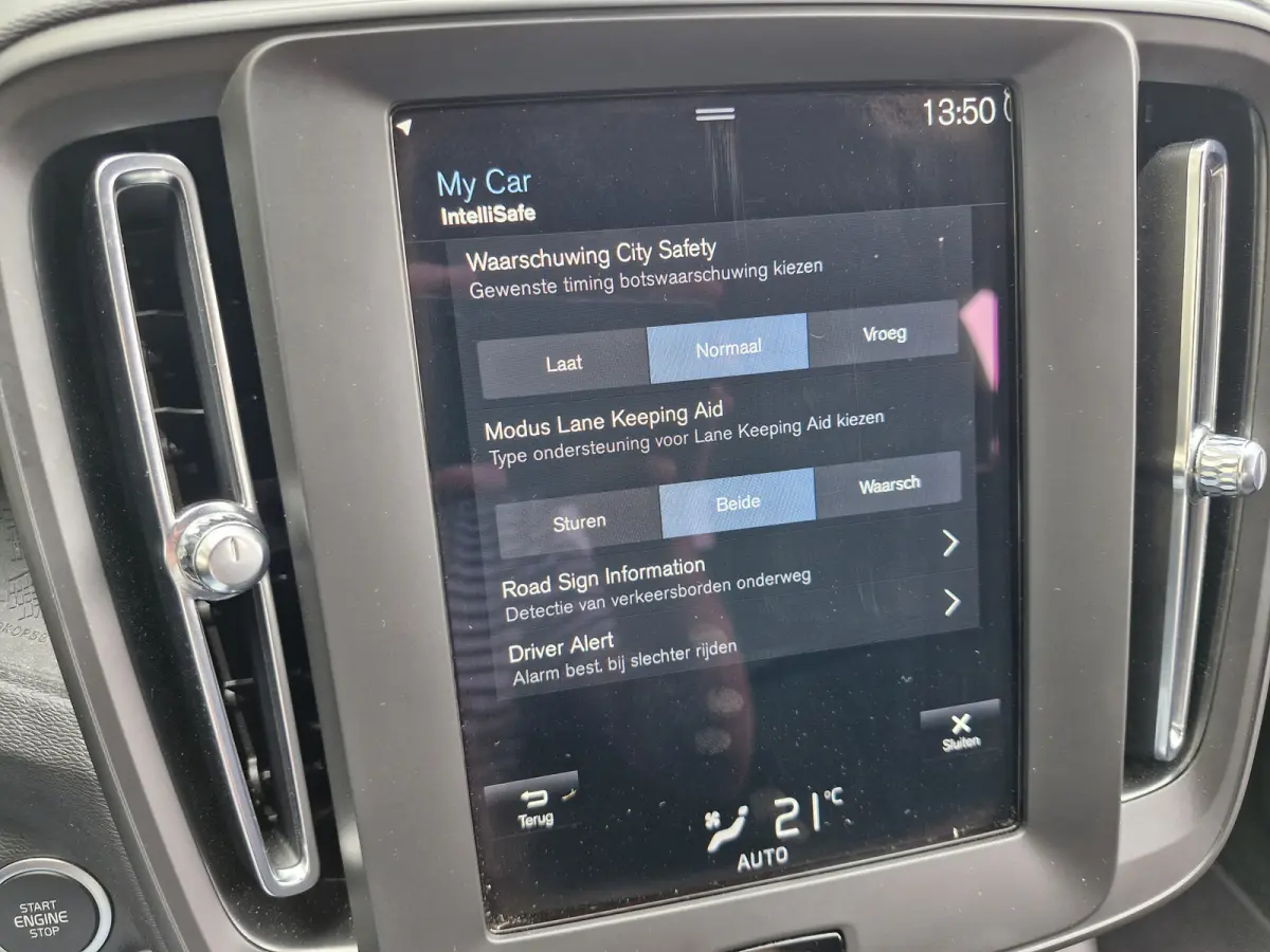T2 Momentum | Camera | Lane keeping Aid | Apple carplay
