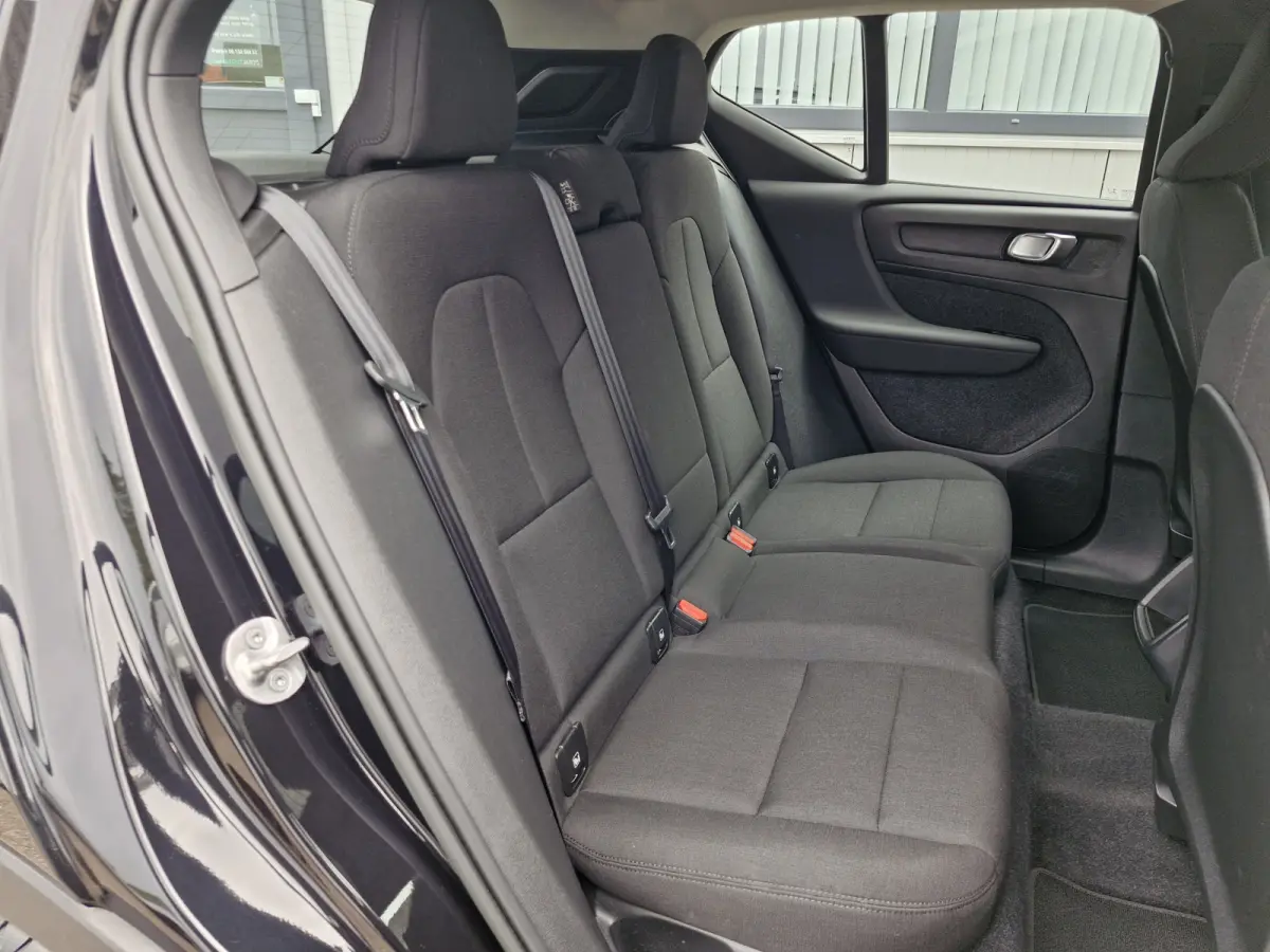 T2 Momentum | Camera | Lane keeping Aid | Apple carplay