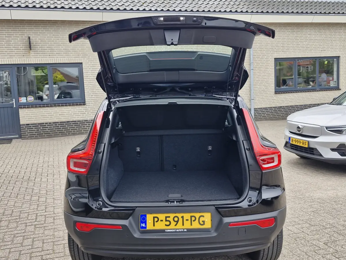 T2 Momentum | Camera | Lane keeping Aid | Apple carplay