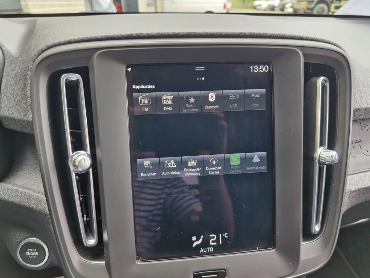 T2 Momentum | Camera | Lane keeping Aid | Apple carplay