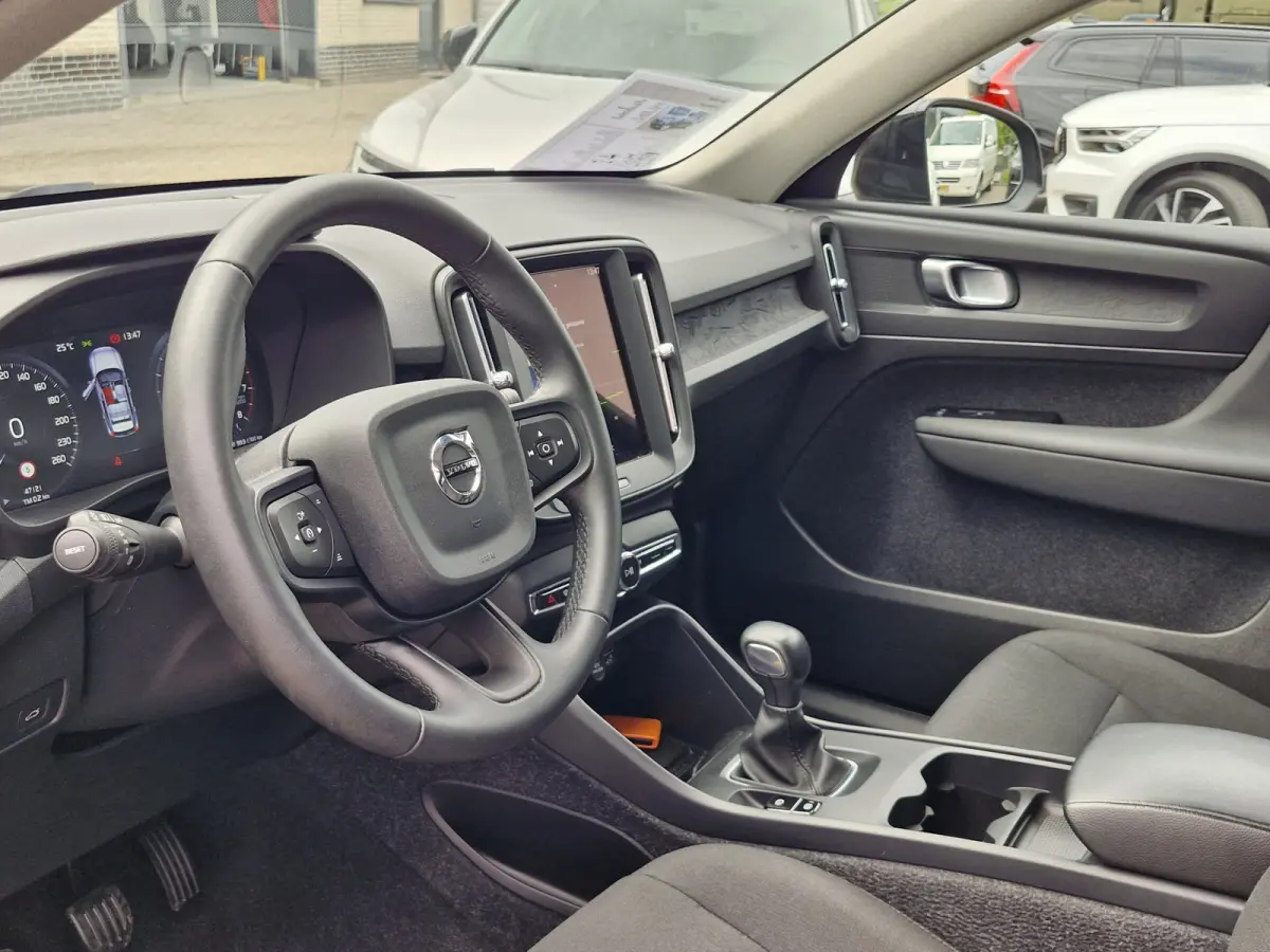 T2 Momentum | Camera | Lane keeping Aid | Apple carplay