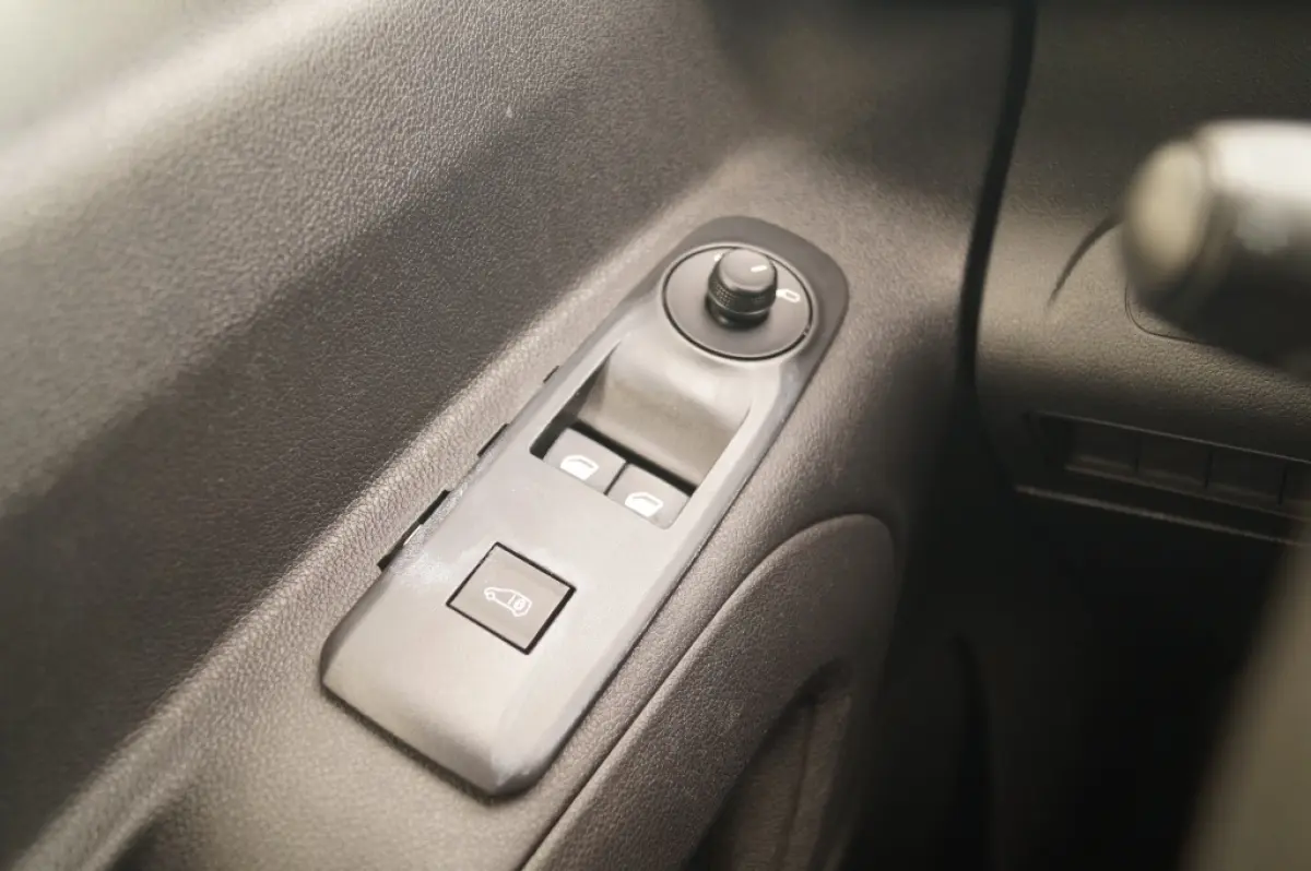 1.5 BlueHDI Premium -AIRCO-PDC-CARPLAY-