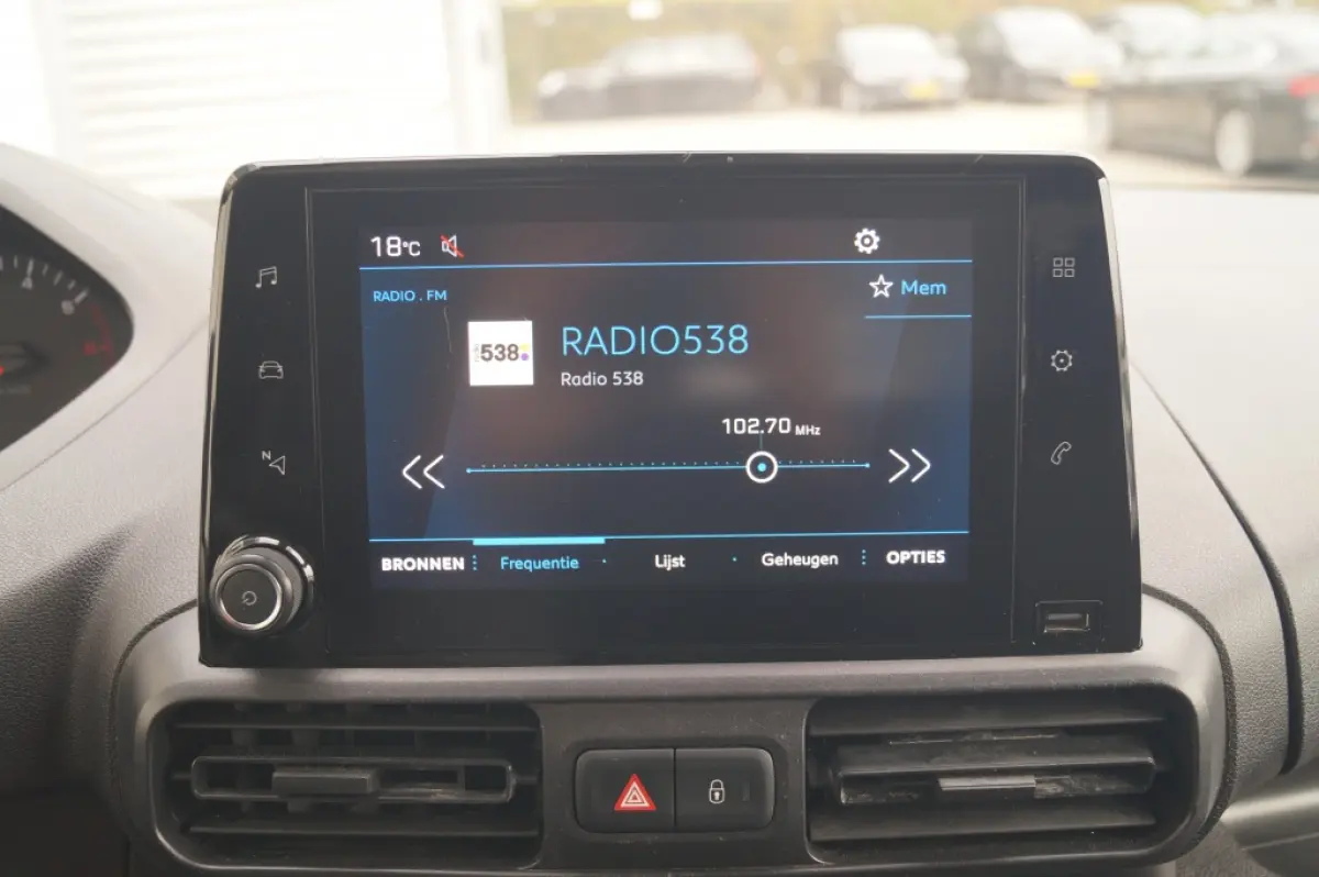 1.5 BlueHDI Premium -AIRCO-PDC-CARPLAY-