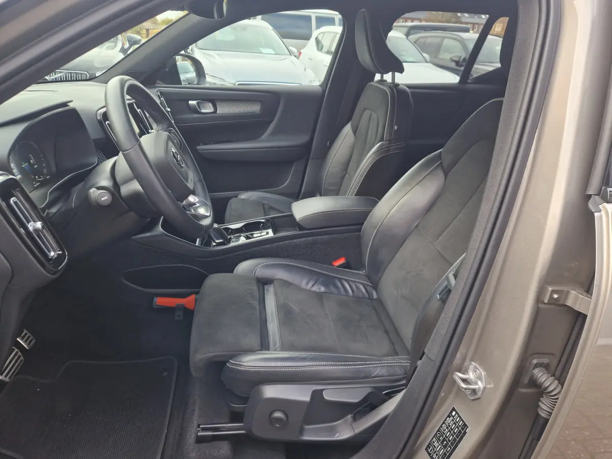 T4 R-Design | camera achter | Stoelverwarming en stuurverwarming | getinte ramen | Apple carplay