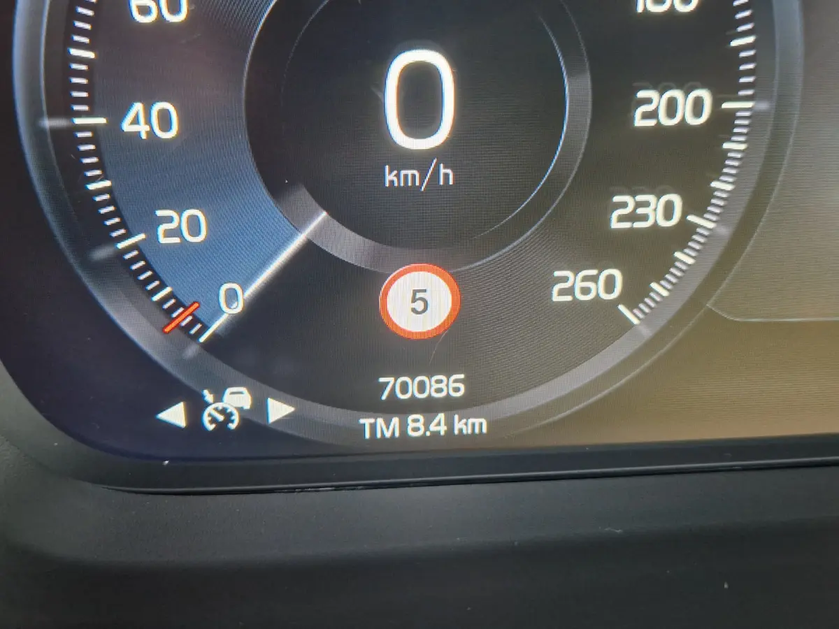 T4 R-Design | camera achter | Stoelverwarming en stuurverwarming | getinte ramen | Apple carplay
