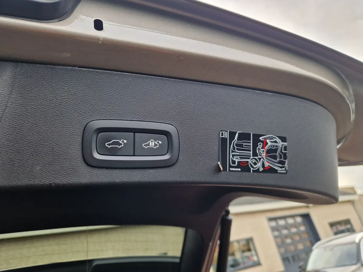 T4 R-Design | camera achter | Stoelverwarming en stuurverwarming | getinte ramen | Apple carplay