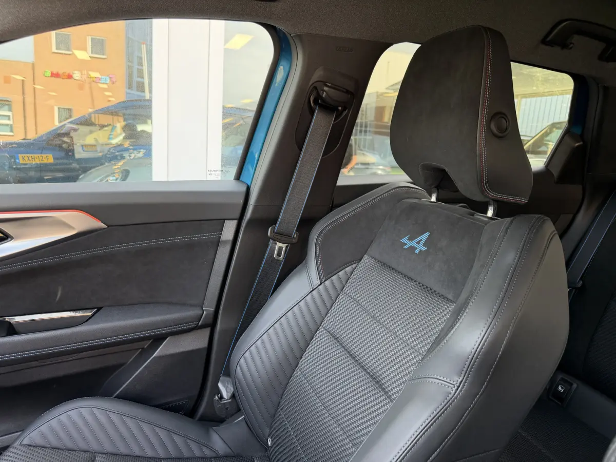 1.2 E-Tech full hybrid 200 esprit Alpine Blauw!