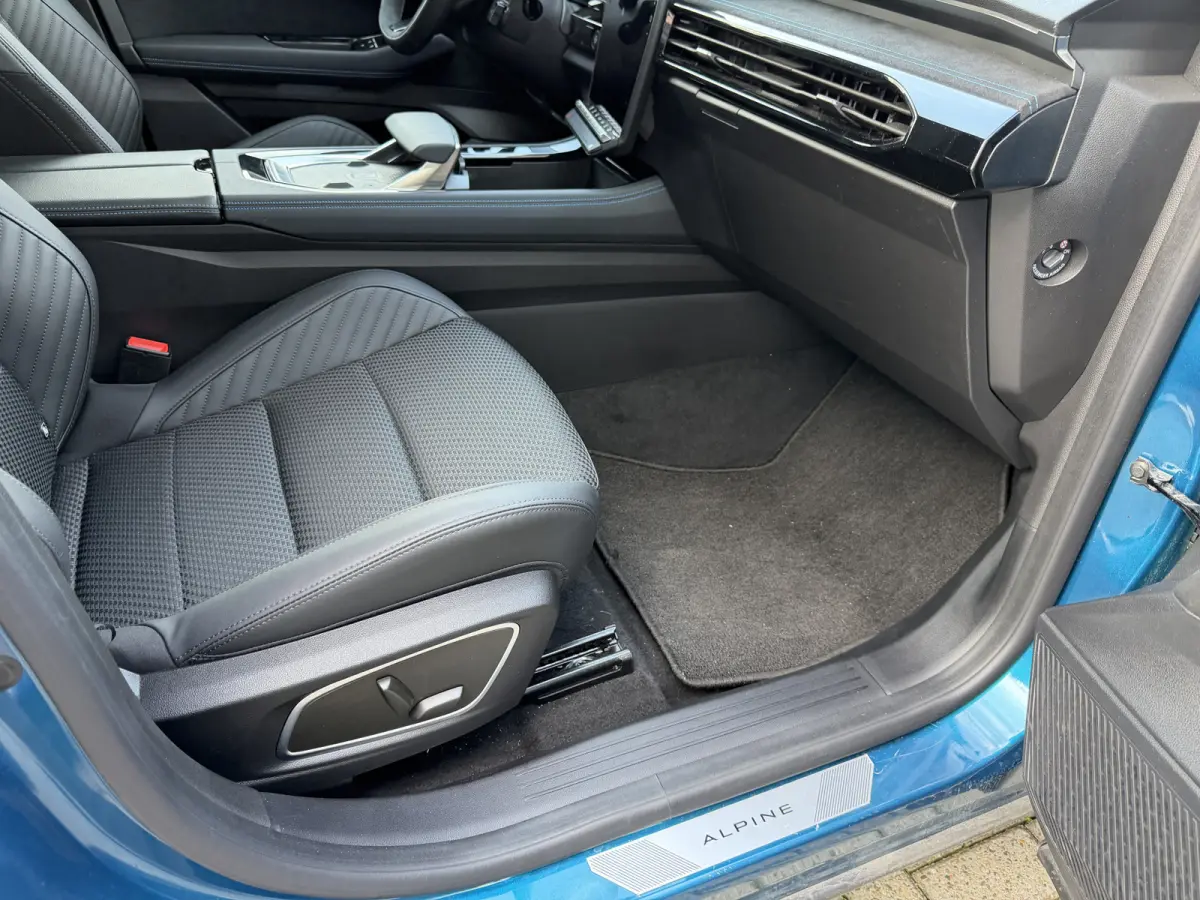 1.2 E-Tech full hybrid 200 esprit Alpine Blauw!
