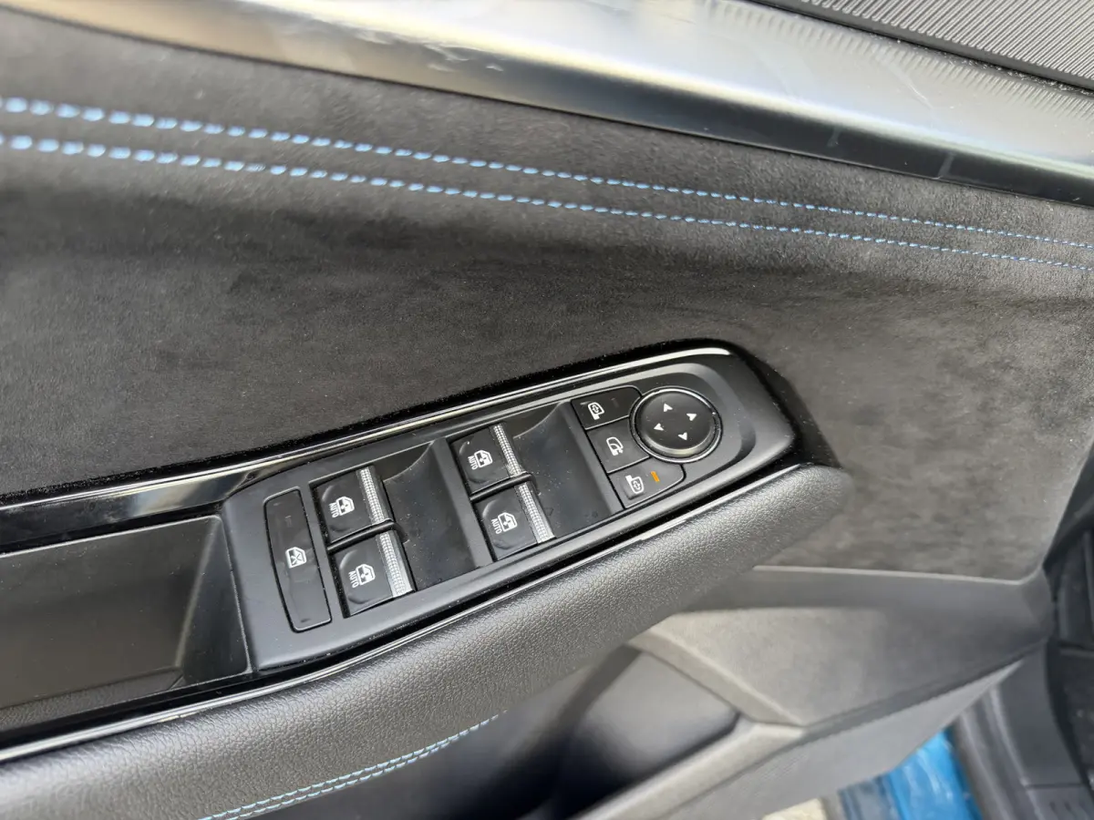 1.2 E-Tech full hybrid 200 esprit Alpine Blauw!
