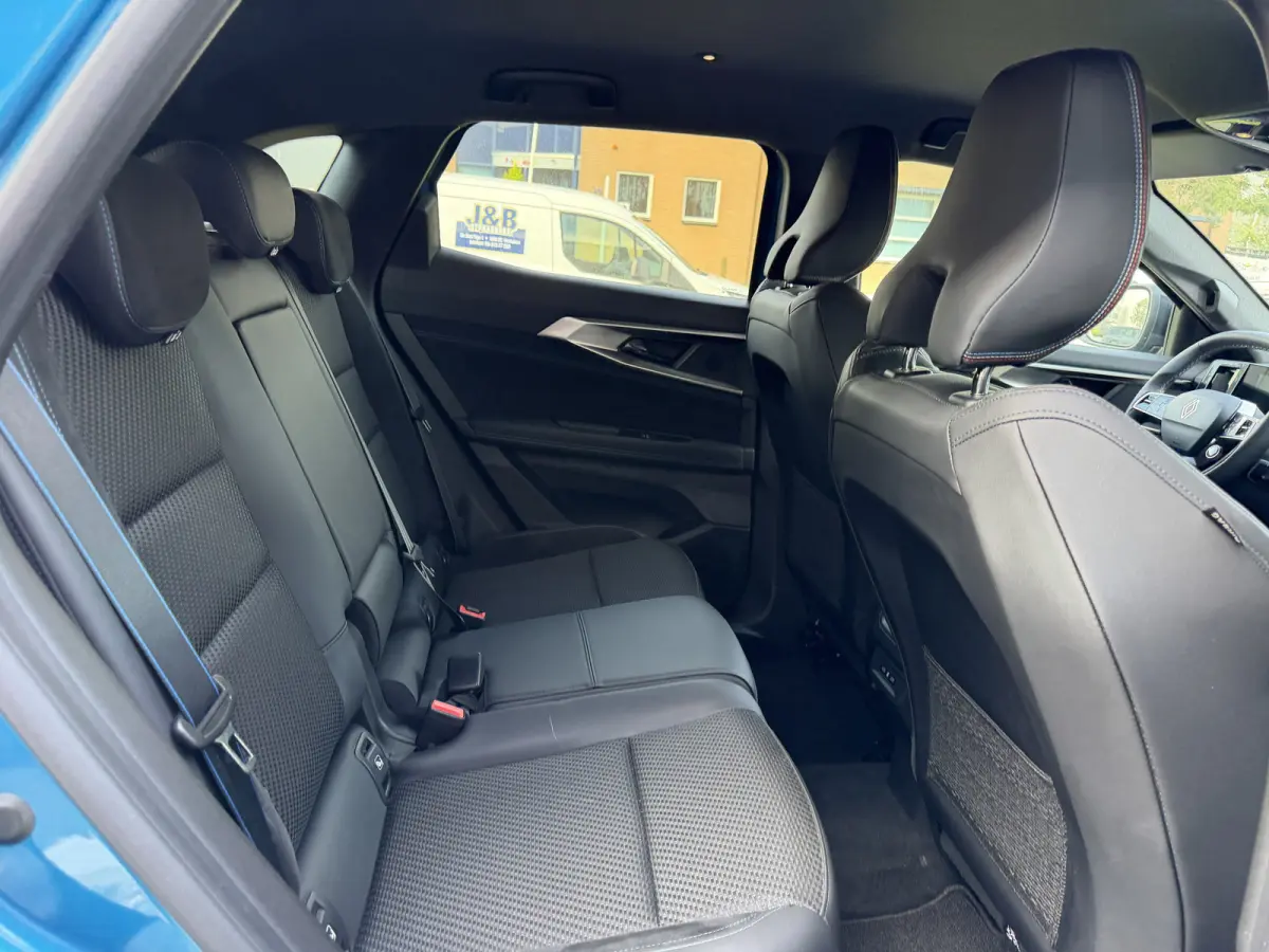 1.2 E-Tech full hybrid 200 esprit Alpine Blauw!