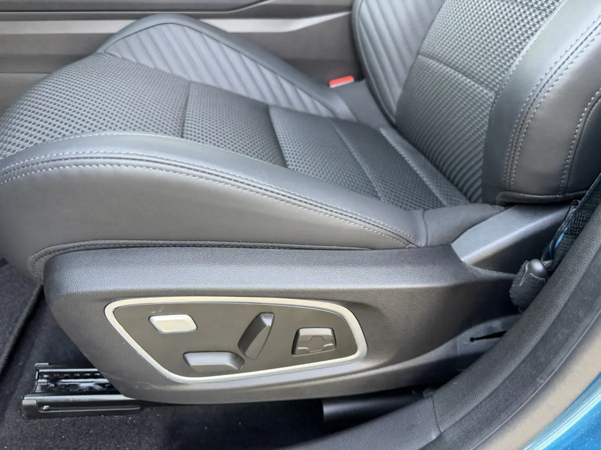 1.2 E-Tech full hybrid 200 esprit Alpine Blauw!