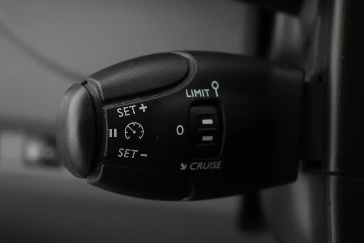 1.5 D-4D 116pk Dynamic VP 9 persoons Trekhaak Airco Cruise Control Bluetooth Getinte ramen