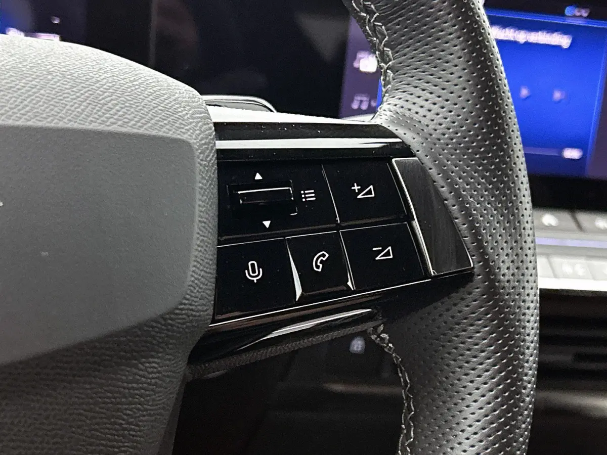1.2 GS Line | Navigatie | Apple Carplay&Android Auto | Stoel&Stuur Verwarming | Sensoren V+A | ACC | Dodehoekdetectie | AGR-Stoelen!