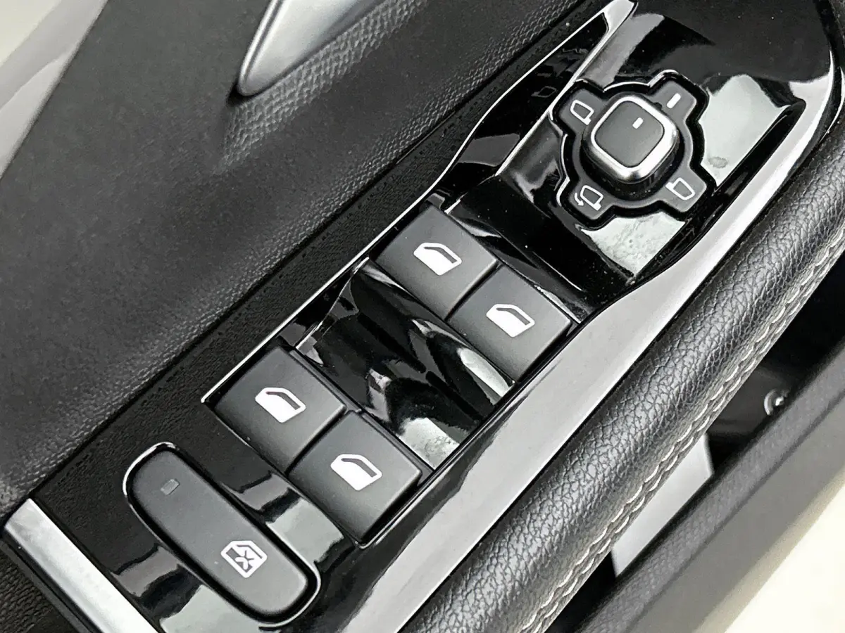 1.2 GS Line | Navigatie | Apple Carplay&Android Auto | Stoel&Stuur Verwarming | Sensoren V+A | ACC | Dodehoekdetectie | AGR-Stoelen!
