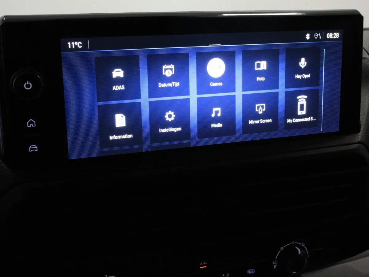 1.5 Diesel 120 S&S L3 Apple Carplay /  Android Auto Parkeersensoren V+A Trekhaak Camera Navigatie Cruise Control LED koplampen houten afwerking laadruimte