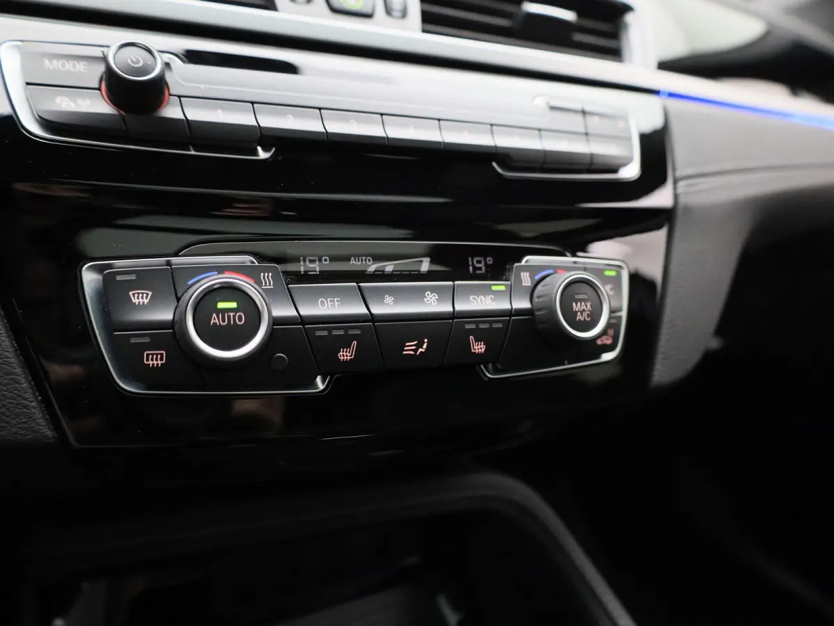 sDrive18i Executive | PANORAMADAK | GROOT SCHERM NAVIGATIE | TREKHAAK | 12 MAANDEN BOVAG GARANTIE |