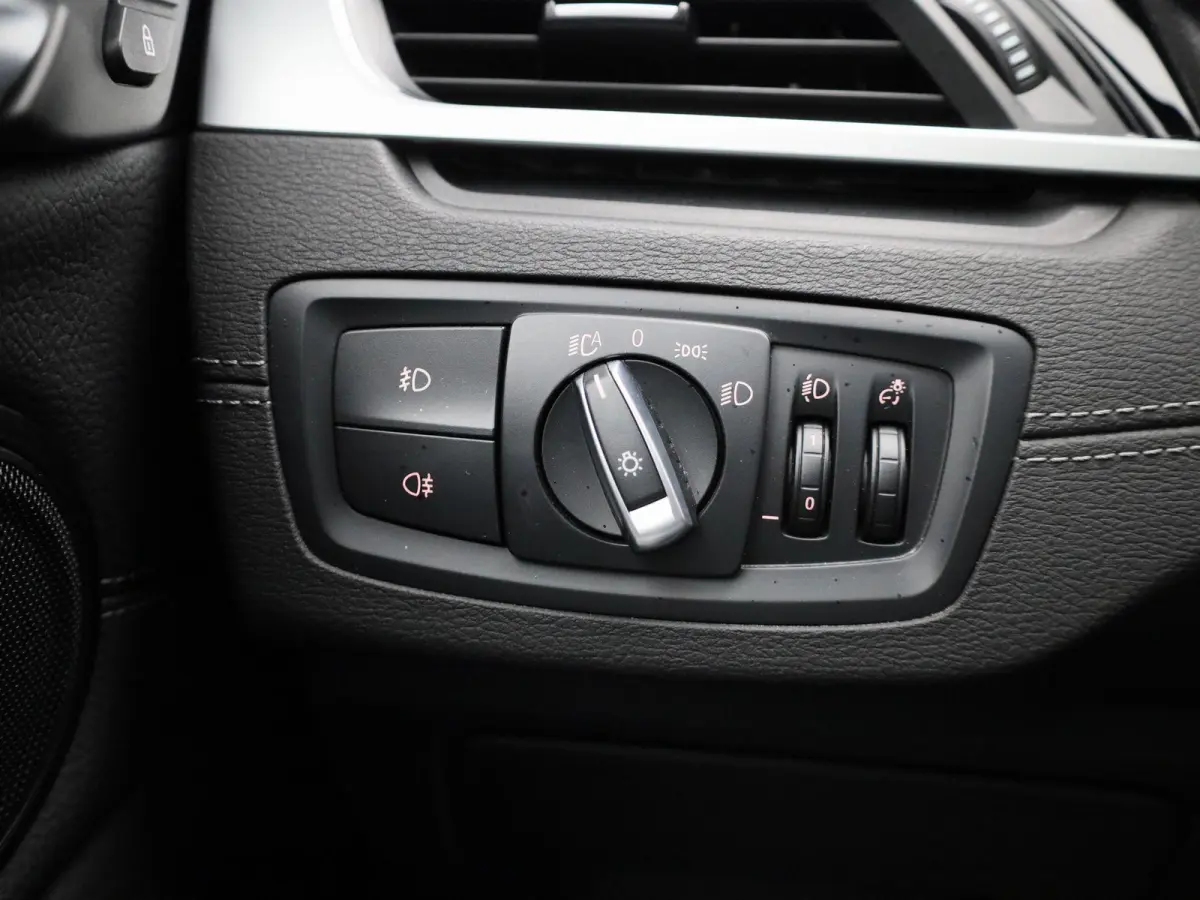 sDrive18i Executive | PANORAMADAK | GROOT SCHERM NAVIGATIE | TREKHAAK | 12 MAANDEN BOVAG GARANTIE |