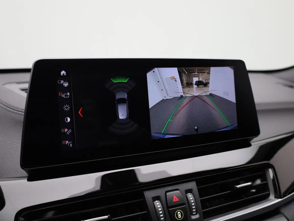 sDrive18i Executive | PANORAMADAK | GROOT SCHERM NAVIGATIE | TREKHAAK | 12 MAANDEN BOVAG GARANTIE |