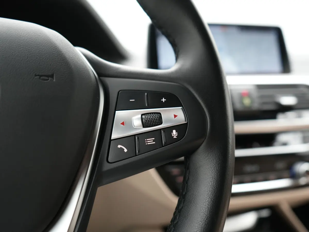 xDrive30e Advantage PHEV 293pk Dealer O.H | Trekhaak Af Fabriek | Head Up | Camera | Adaptief Onderstel | Cruise Control | Sportstoelen Verwarmd | Keyless | BLIS | Apple Carplay | Adaptive L