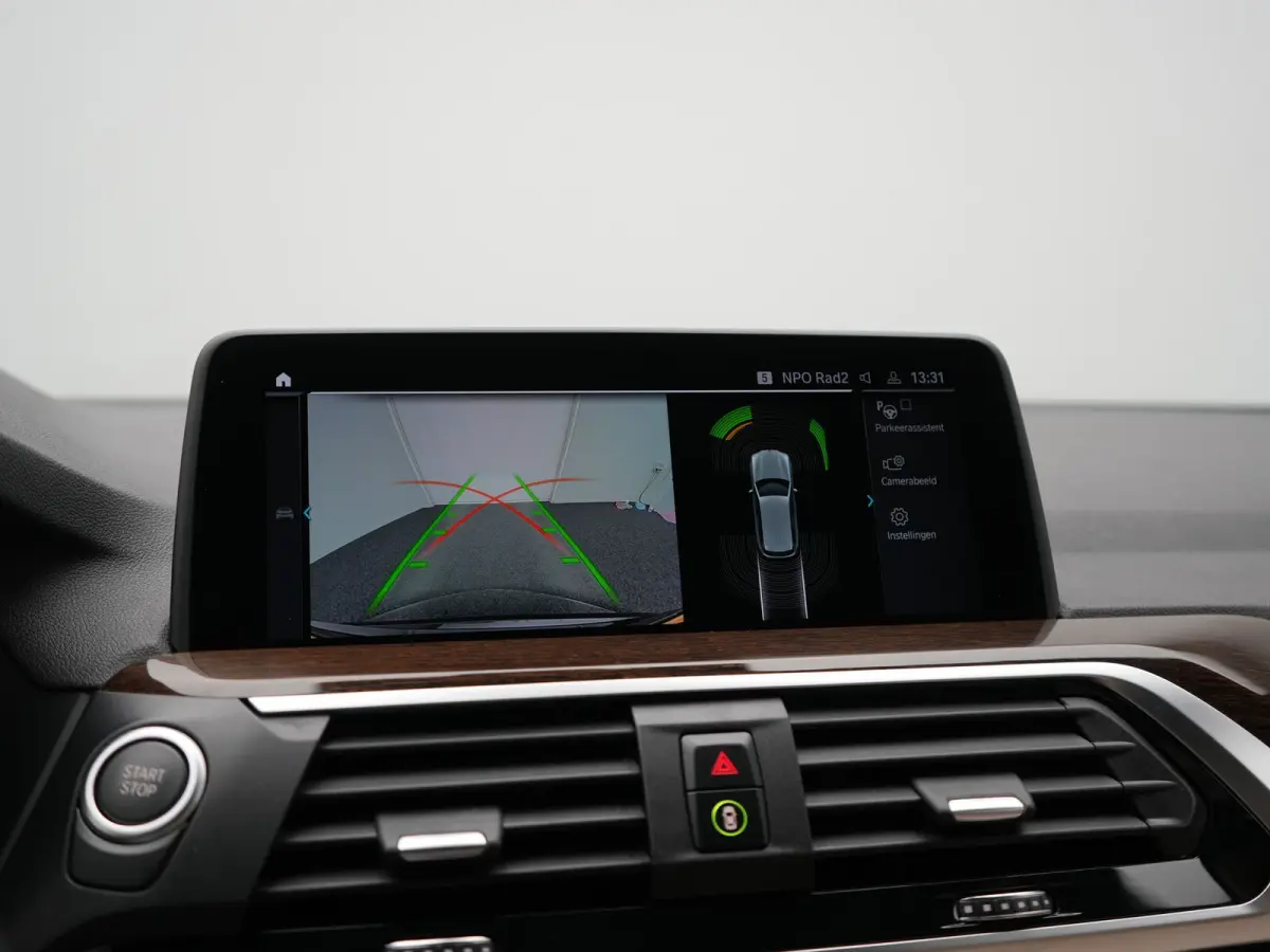 xDrive30e Advantage PHEV 293pk Dealer O.H | Trekhaak Af Fabriek | Head Up | Camera | Adaptief Onderstel | Cruise Control | Sportstoelen Verwarmd | Keyless | BLIS | Apple Carplay | Adaptive L