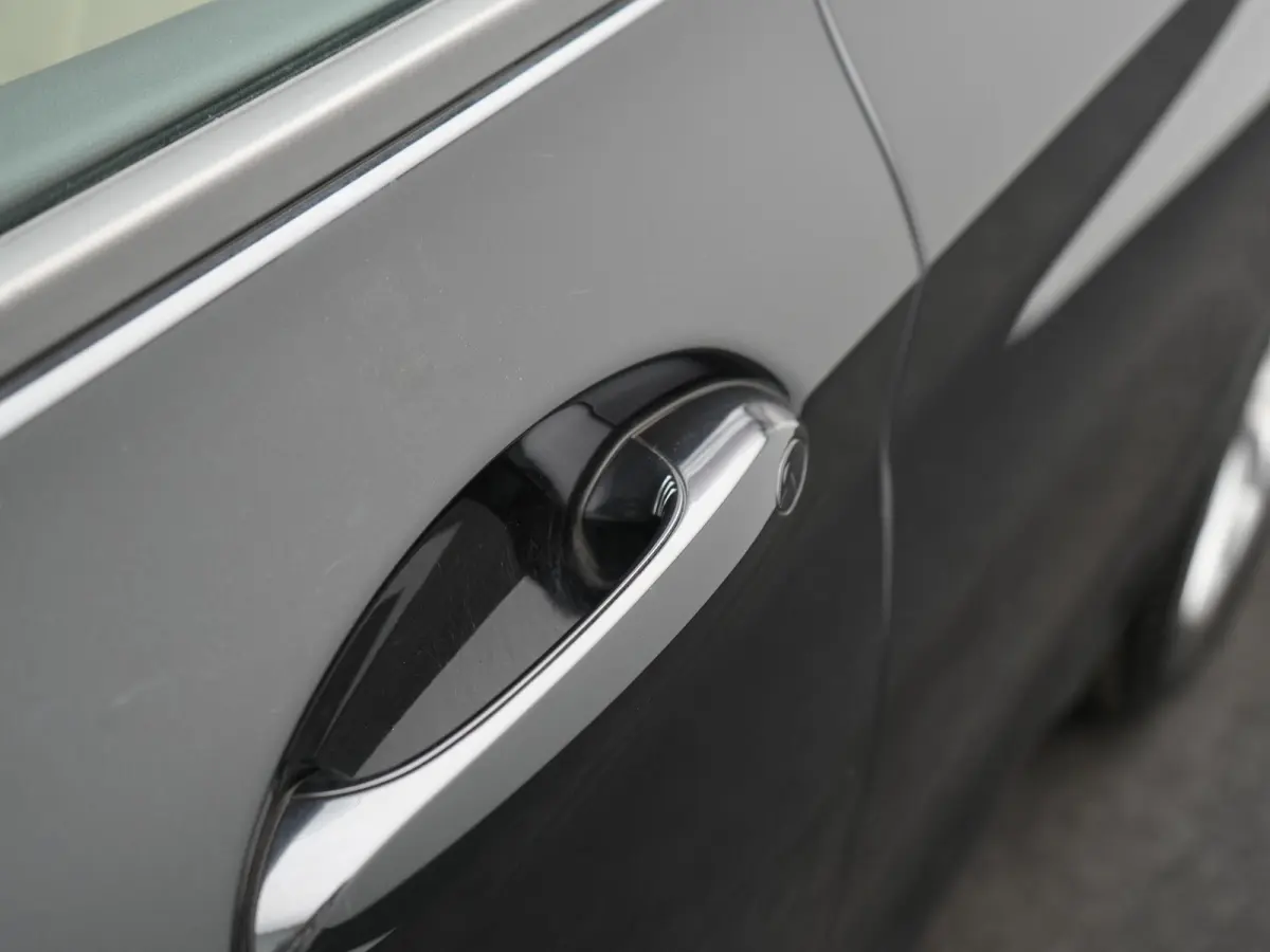 xDrive30e Advantage PHEV 293pk Dealer O.H | Trekhaak Af Fabriek | Head Up | Camera | Adaptief Onderstel | Cruise Control | Sportstoelen Verwarmd | Keyless | BLIS | Apple Carplay | Adaptive L