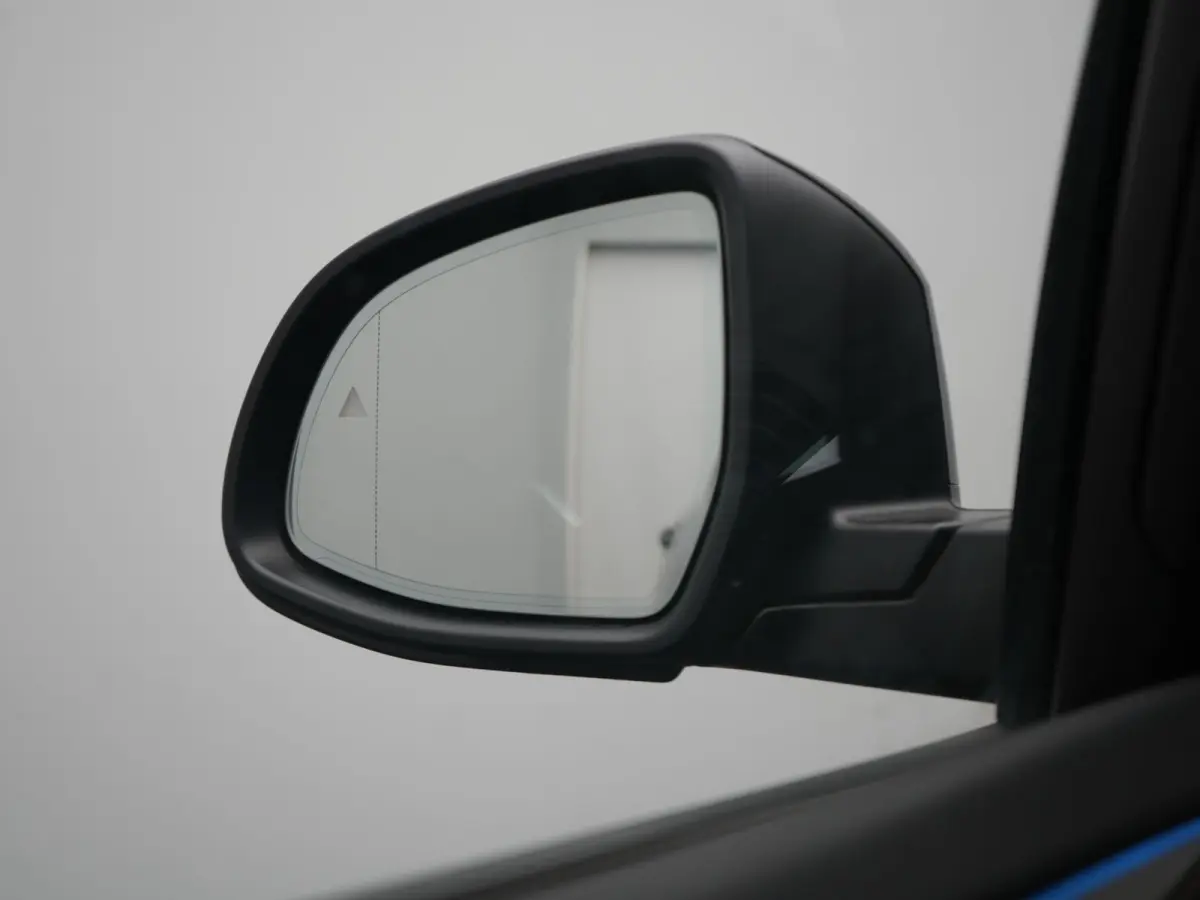 xDrive30e Advantage PHEV 293pk Dealer O.H | Trekhaak Af Fabriek | Head Up | Camera | Adaptief Onderstel | Cruise Control | Sportstoelen Verwarmd | Keyless | BLIS | Apple Carplay | Adaptive L