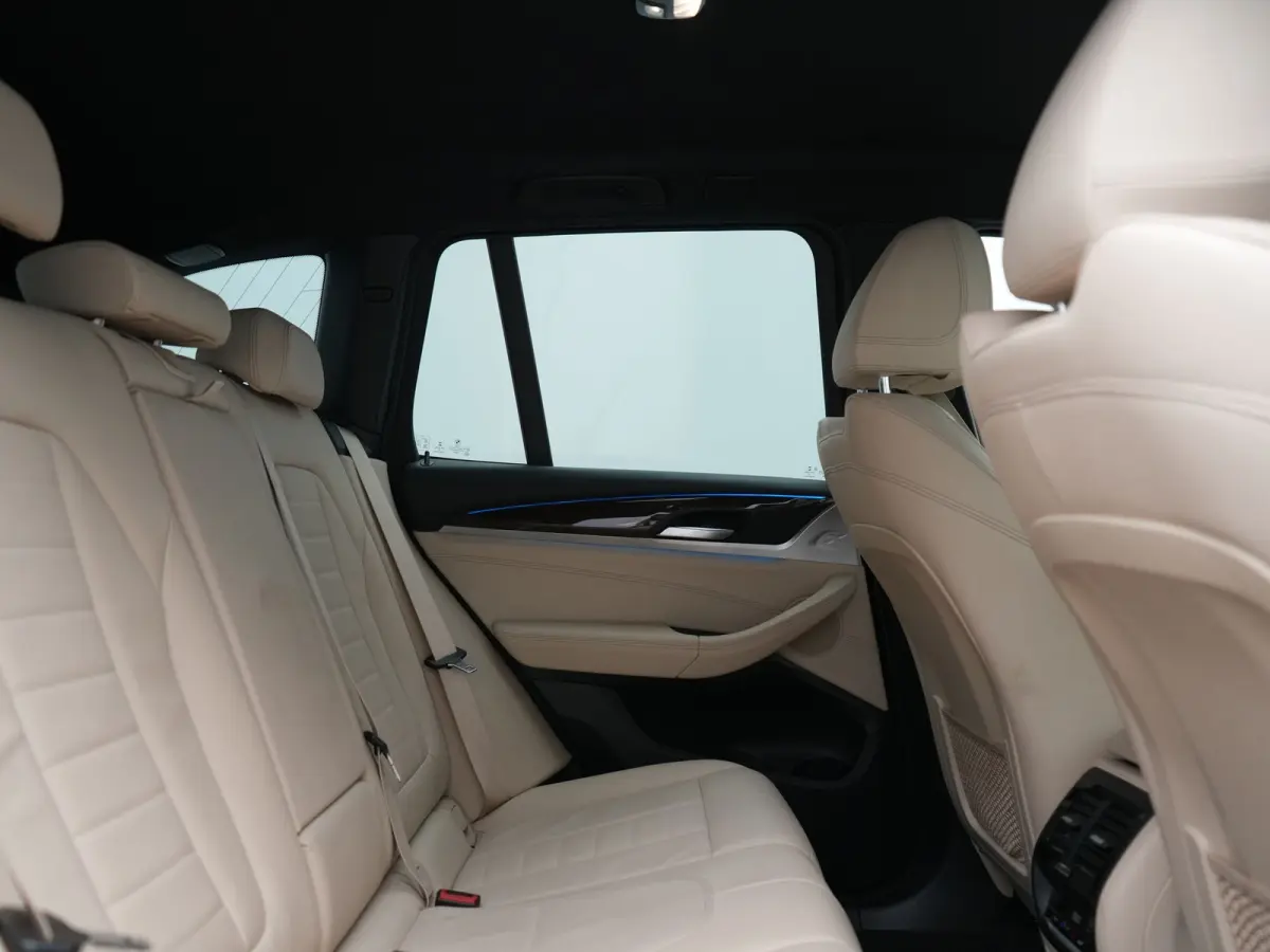 xDrive30e Advantage PHEV 293pk Dealer O.H | Trekhaak Af Fabriek | Head Up | Camera | Adaptief Onderstel | Cruise Control | Sportstoelen Verwarmd | Keyless | BLIS | Apple Carplay | Adaptive L