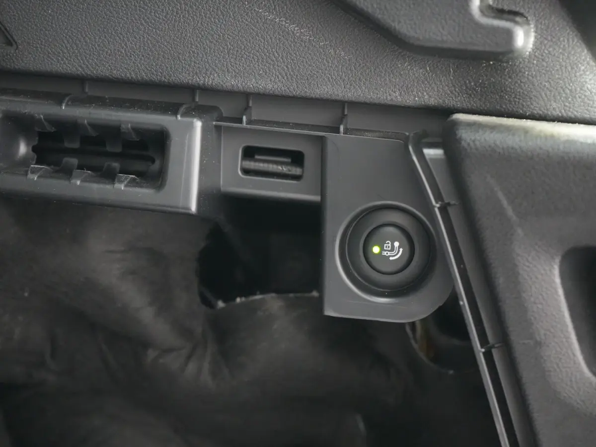 xDrive30e Advantage PHEV 293pk Dealer O.H | Trekhaak Af Fabriek | Head Up | Camera | Adaptief Onderstel | Cruise Control | Sportstoelen Verwarmd | Keyless | BLIS | Apple Carplay | Adaptive L
