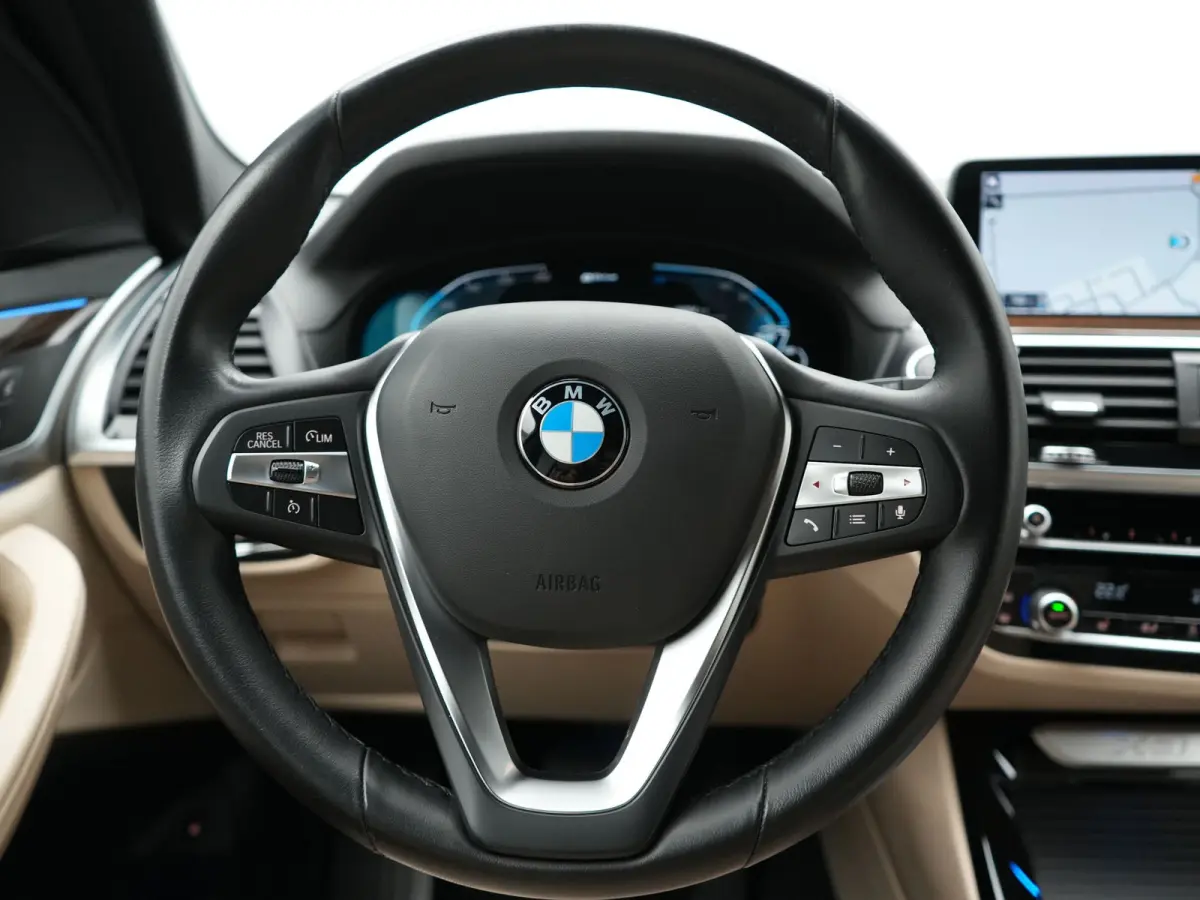 xDrive30e Advantage PHEV 293pk Dealer O.H | Trekhaak Af Fabriek | Head Up | Camera | Adaptief Onderstel | Cruise Control | Sportstoelen Verwarmd | Keyless | BLIS | Apple Carplay | Adaptive L