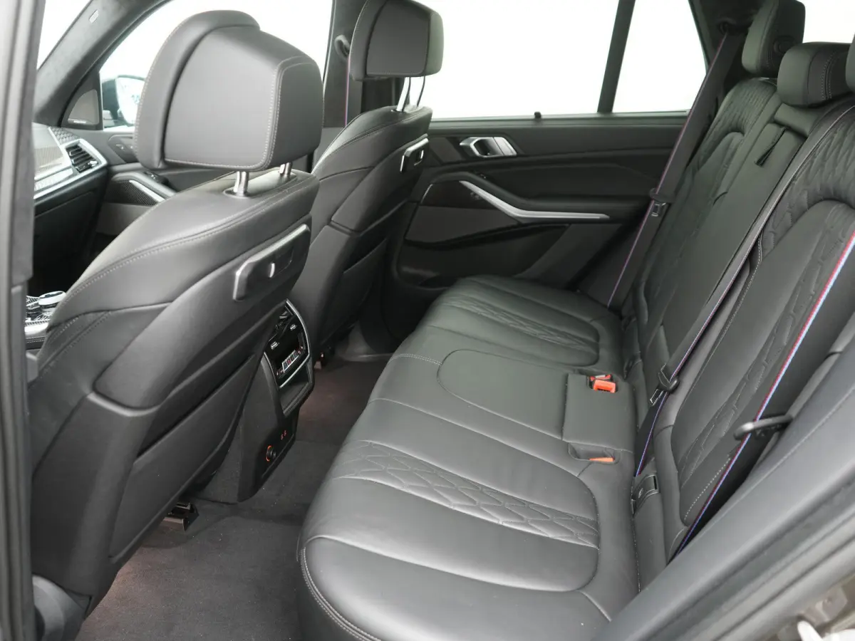 xDrive50e Launch Edition BTW AUTO | PANORAMADAK | LUCHTVERING | HARMAN KARDON | STOELKOELING & VERWARMING | MASSAGE | CARBON PAKKET | ALCANTARA HEMEL | TREKHAAK | MEMORY | HEAD-UP | ADAPTIEV