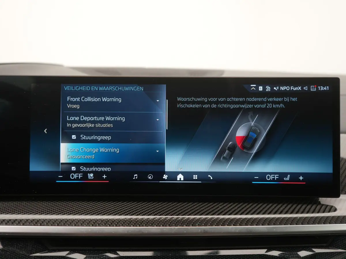 xDrive50e Launch Edition BTW AUTO | PANORAMADAK | LUCHTVERING | HARMAN KARDON | STOELKOELING & VERWARMING | MASSAGE | CARBON PAKKET | ALCANTARA HEMEL | TREKHAAK | MEMORY | HEAD-UP | ADAPTIEV