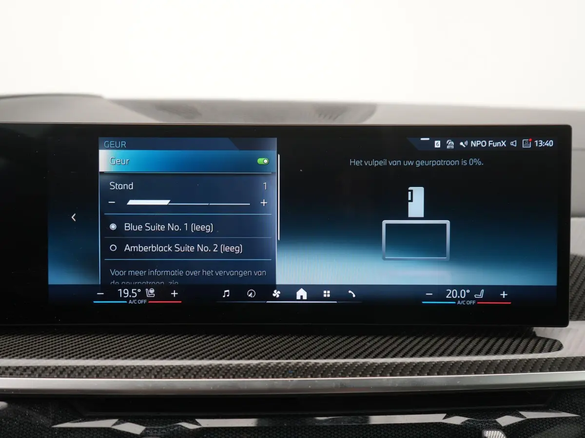 xDrive50e Launch Edition BTW AUTO | PANORAMADAK | LUCHTVERING | HARMAN KARDON | STOELKOELING & VERWARMING | MASSAGE | CARBON PAKKET | ALCANTARA HEMEL | TREKHAAK | MEMORY | HEAD-UP | ADAPTIEV