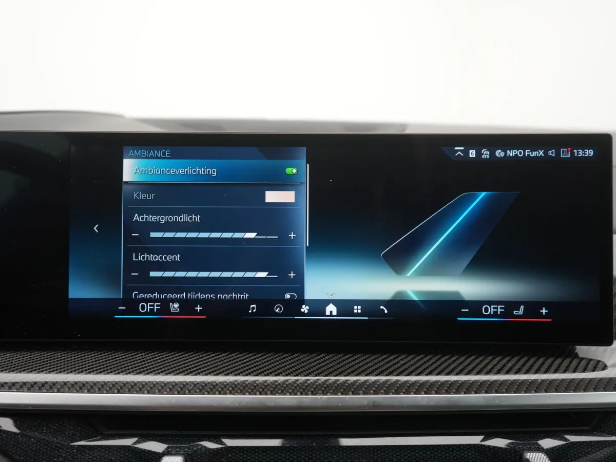 xDrive50e Launch Edition BTW AUTO | PANORAMADAK | LUCHTVERING | HARMAN KARDON | STOELKOELING & VERWARMING | MASSAGE | CARBON PAKKET | ALCANTARA HEMEL | TREKHAAK | MEMORY | HEAD-UP | ADAPTIEV
