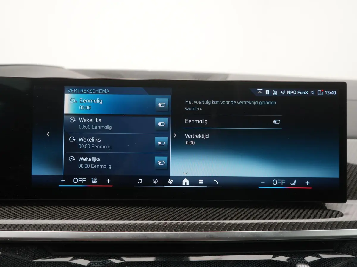 xDrive50e Launch Edition BTW AUTO | PANORAMADAK | LUCHTVERING | HARMAN KARDON | STOELKOELING & VERWARMING | MASSAGE | CARBON PAKKET | ALCANTARA HEMEL | TREKHAAK | MEMORY | HEAD-UP | ADAPTIEV