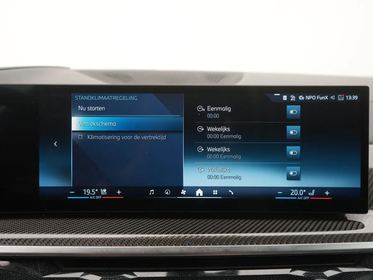 xDrive50e Launch Edition BTW AUTO | PANORAMADAK | LUCHTVERING | HARMAN KARDON | STOELKOELING & VERWARMING | MASSAGE | CARBON PAKKET | ALCANTARA HEMEL | TREKHAAK | MEMORY | HEAD-UP | ADAPTIEV