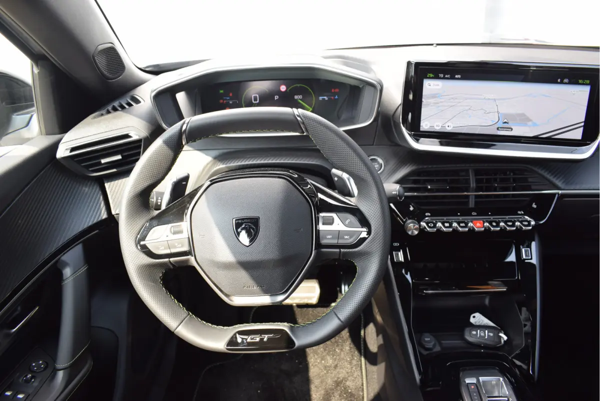 1.2 GT 130pk EAT8 Automaat | Schuif/open dak | Alcantara | 360° Camera