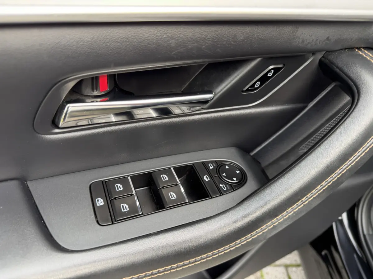 2.5 e-SkyActiv PHEV Homura Black Edition
