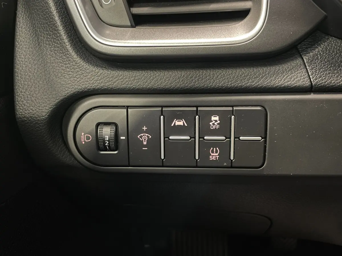 1.0 T-GDi DynamicLine|APPLE CARPLAY, ANDROID AUTO|STOEL-,STUURVERW|CAMERA|CRUISE,CLIMATE|1E EIG.|INCL.BTW|