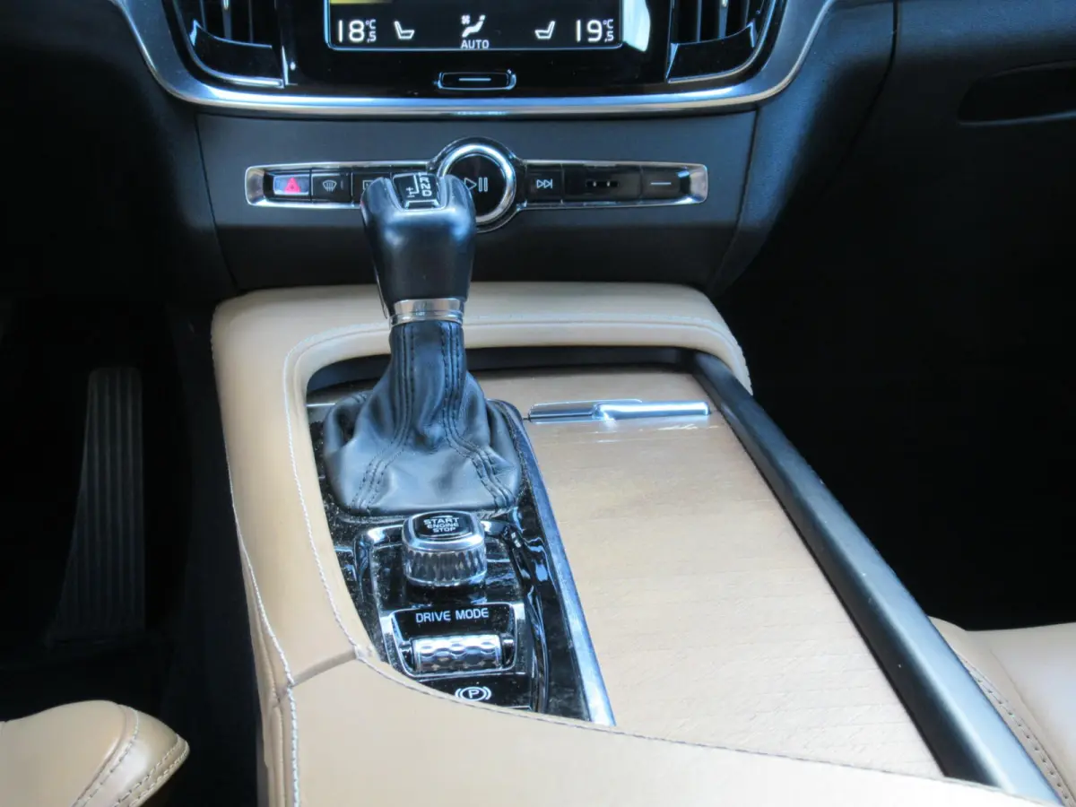 2.0 T4 Inscription | Cruise control adaptief | Camera | Standkachel | Trekhaak | Apple Carplay/Android Auto