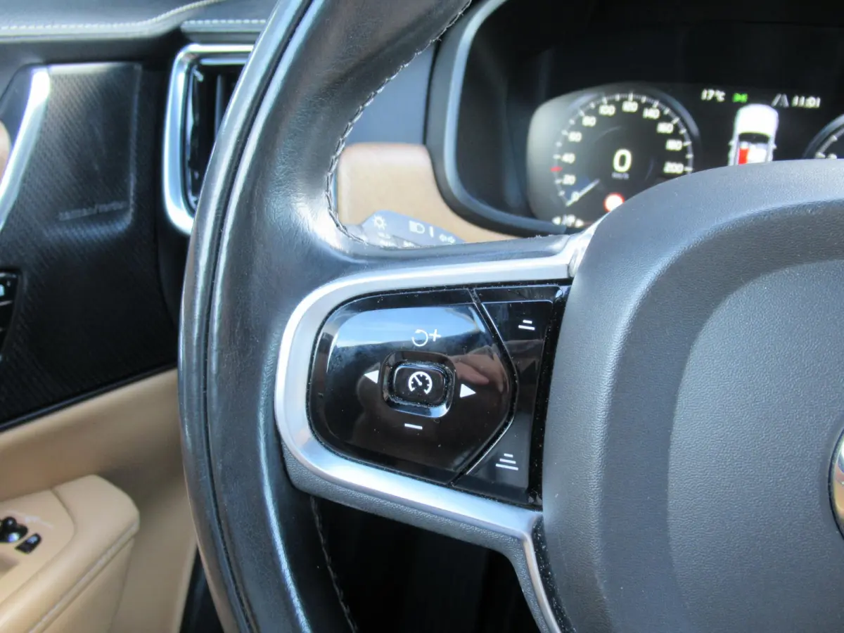 2.0 T4 Inscription | Cruise control adaptief | Camera | Standkachel | Trekhaak | Apple Carplay/Android Auto