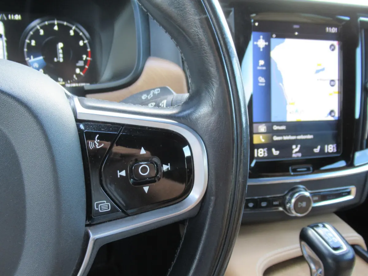 2.0 T4 Inscription | Cruise control adaptief | Camera | Standkachel | Trekhaak | Apple Carplay/Android Auto