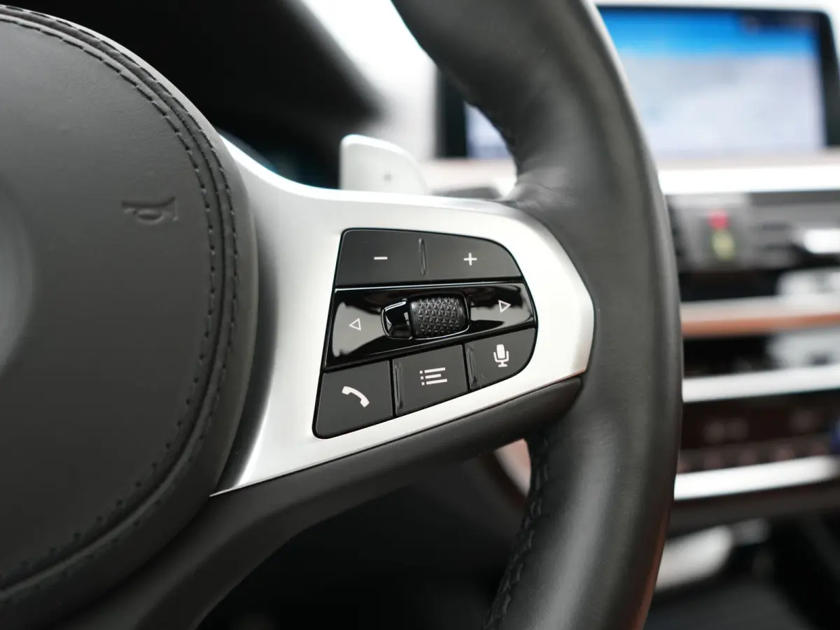 xDrive30e M Sport PHEV 293pk Dealer O.H. | Panodak | Adaptive Cruise | Head Up | 360 Camera | Harman / Kardon | Lederen Competition Stoelen Memory & Verewarmd | Stuur Verwarmd | Blis | Adapt