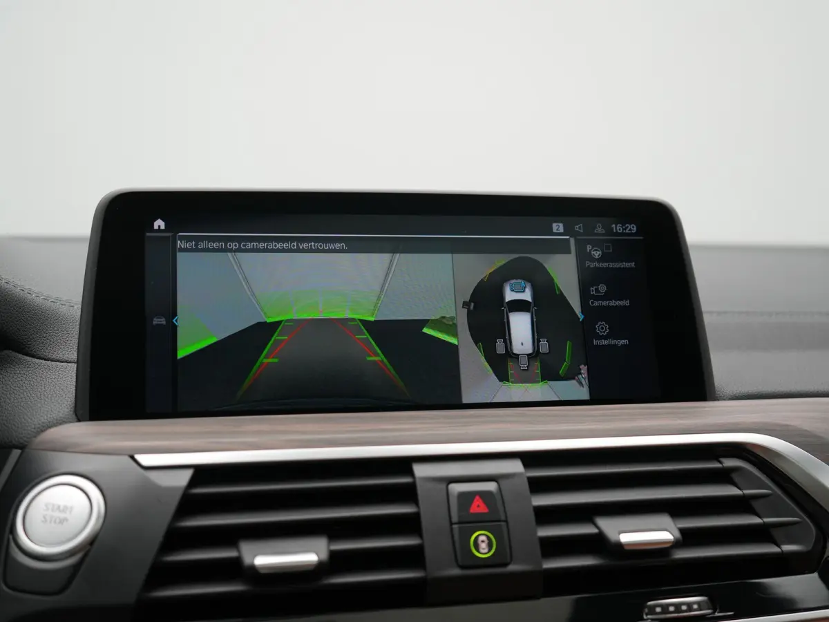 xDrive30e M Sport PHEV 293pk Dealer O.H. | Panodak | Adaptive Cruise | Head Up | 360 Camera | Harman / Kardon | Lederen Competition Stoelen Memory & Verewarmd | Stuur Verwarmd | Blis | Adapt