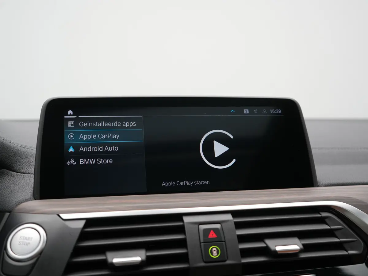 xDrive30e M Sport PHEV 293pk Dealer O.H. | Panodak | Adaptive Cruise | Head Up | 360 Camera | Harman / Kardon | Lederen Competition Stoelen Memory & Verewarmd | Stuur Verwarmd | Blis | Adapt