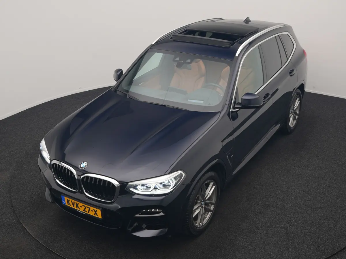 xDrive30e M Sport PHEV 293pk Dealer O.H. | Panodak | Adaptive Cruise | Head Up | 360 Camera | Harman / Kardon | Lederen Competition Stoelen Memory & Verewarmd | Stuur Verwarmd | Blis | Adapt